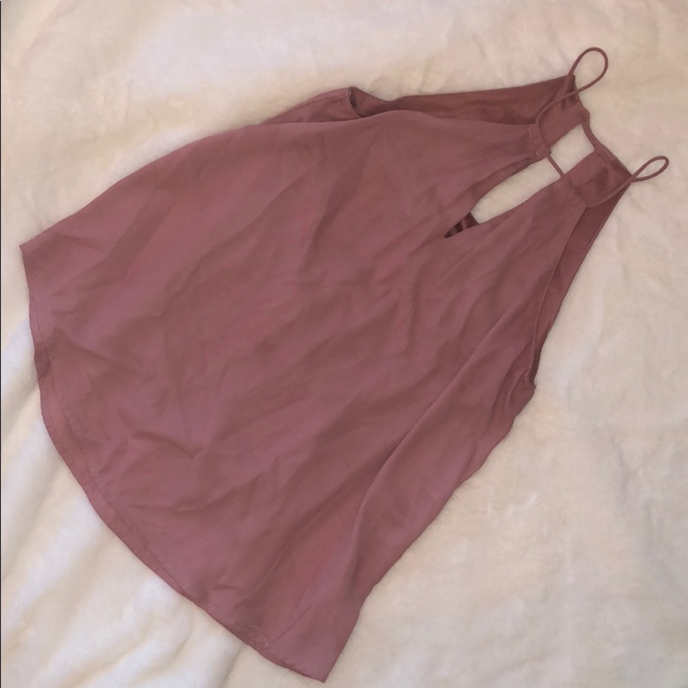Rouge-Mauve color tank with keyhole front and back